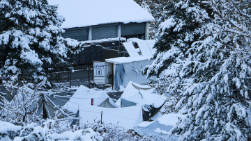 Παρήγγειλαν το Δεκέμβρη θερμαντικά σώματα για... 884 πρόσφυγες