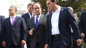 Στις 7 το πρωί του Σαββάτου η συνάντηση Τσίπρα-Ολάντ στο Άμπου Ντάμπι