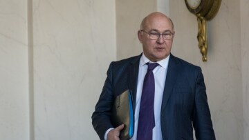 Σαπέν: Η Ελλάδα πρέπει να λάβει και άλλα μέτρα και αυτό δεν αφορά μονο το δημοσιονομικό