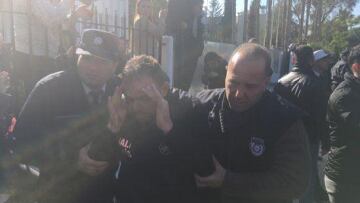 Επεισόδια, συλλήψεις και τραυματίες στα Κατεχόμενα για την αλλαγή της ώρας