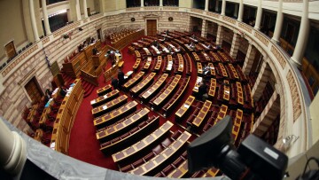 Βουλή: Ο Χάρι Πότερ και ο μάγος Μέρλιν στη συζήτηση για τον προϋπολογισμό