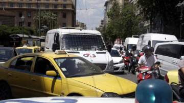 Κομφούζιο στο κέντρο της Αθήνας: Εκτροπές κυκλοφορίας και μποτιλιαρίσματα