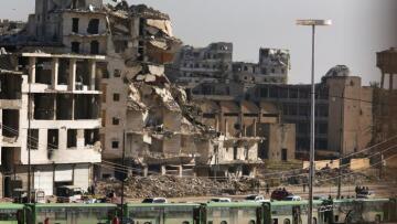 Συρία: Σε εξέλιξη η εκκένωση του Χαλεπίου - Τουλάχιστον 950 άμαχοι έχουν ήδη απομακρυνθεί