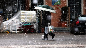 Χιόνι σε Πάρνηθα και Πεντέλη - Δείτε τι καιρό θα κάνει τα Χριστούγεννα