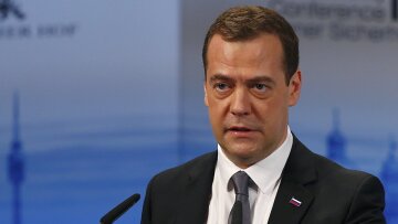 Μεντβέντεφ για απέλαση 35 Ρώσων διπλωματών: RIP Ομπάμα