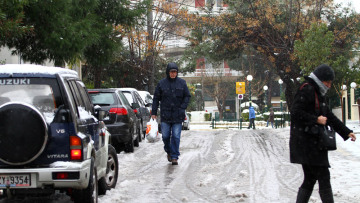 Με χιονιά μας αποχαιρετά το 2016 - Πολικές θερμοκρασίες και σήμερα 
