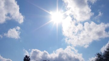 Καιρός: Ηλιοφάνεια και μικρή άνοδος της θερμοκρασίας