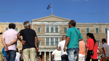 ΟΟΣΑ: Περισσότερο από όλους τους Ευρωπαίους εργάζονται οι Έλληνες 