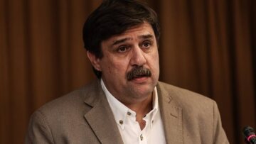 Αποστάσεις από τον Πολάκη κρατά ο Ξανθός: Προφανώς δεν είμαι ικανοποιημένος από το ΕΣΥ