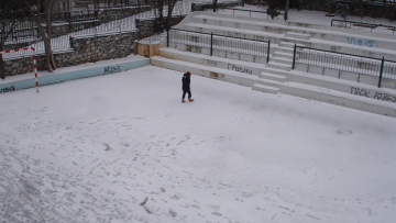 Δείτε αναλυτικά ποια σχολεία θα παραμείνουν κλειστά σήμερα λόγω του χιονιά