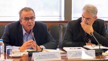 Τόσκας - Μουζάλας: Μεγάλη επιτυχία η υποδοχή των προσφύγων 