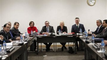 Ημέρα κρίσης για το Κυπριακό στη Γενεύη: «Θα παρουσιαστούν χάρτες», λέει ο Αναστασιάδης