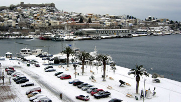 Χιονοθύελλα σε Καβάλα, Δράμα, Λάρισα - Για 6η μέρα αποκλεισμένη η Κύμη!