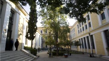 Καθολική καταδίκη για τις συλλήψεις δημοσιογράφων - Δικάζονται σήμερα Κουρτάκης-Τζένος