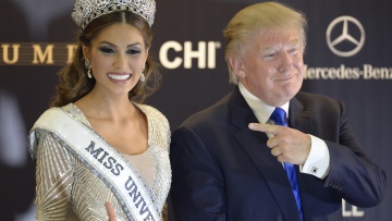 Σάλος: Οι Ρώσοι έχουν υλικό με όργια που «καίει» τον Τραμπ