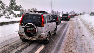 Προβλήματα στην Εθνική Ιωαννίνων - Αντιρρίου - Κλειστή για τα φορτηγά η Αθηνών - Θεσσαλονίκης 