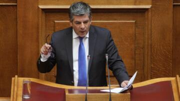 Προσλήψεις χωρίς σχέδιο στο προσφυγικό, καταγγέλλει η Δημοκρατική Συμπαράταξη