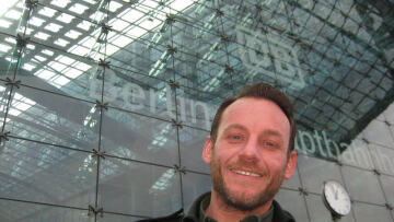 Έγκλημα στο κέντρο της Αθήνας: «Ο αδερφός μου πήγε να βοηθήσει και βρέθηκε δολοφονημένος» 