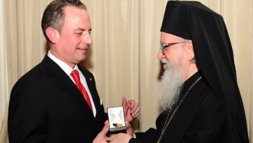 Ο Ελληνοαμερικανός προσωπάρχης του Τραμπ: Με την βοήθεια του Θεού θα αλλάξουμε τον κόσμο