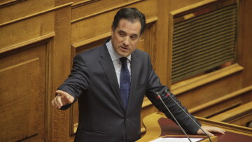 Ερώτηση Άδωνι στη Βουλή: Να ανοίξουν τα τηλέφωνα Βαξεβάνη για να δούμε το παρακράτος