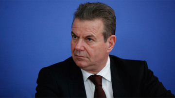 Ξεκινούν οι κατασχέσεις και μικροποσών για οφειλές στα Ταμεία