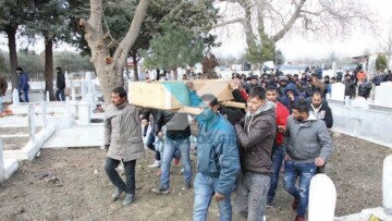 Βίντεο: Συγκινητικό το τελευταίο «αντίο» στον 6χρονο Μεχμεταλή Σεζάλ