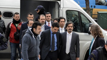 Ντοκουμέντο: Για λόγους εθνικής ασφάλειας οι 8 Τούρκοι θα παραμείνουν κρατούμενοι για τρεις μήνες