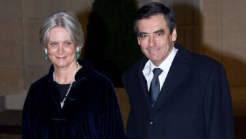 Γαλλία: Ο Φιγιόν και η σύζυγός του ανακρίθηκαν για το σκάνδαλο με την εικονική απασχόλησή της