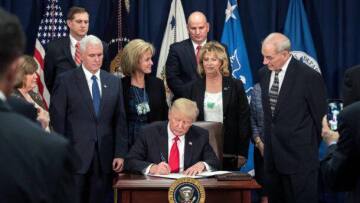 Τραμπ: Η απαγόρευσή μου δεν αφορά τους Μουσουλμάνους, τα ίδια έκανε και ο Ομπάμα