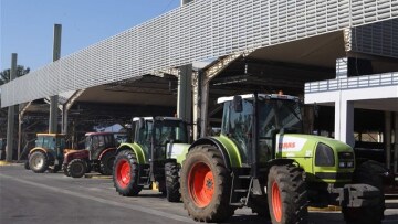 Στα σύνορα Ελλάδας-Σκοπίων οι αγρότες - Συγκεντρώνουν δυνάμεις στην Ειδομένη