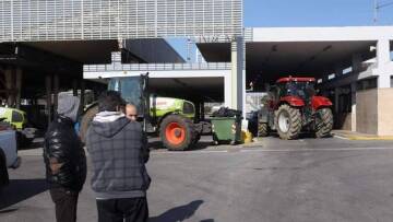 Συνάντηση με την κυβέρνηση ζητούν οι αγρότες στους Ευζώνους