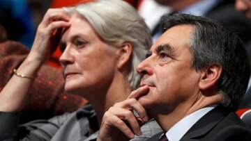 «PenelopeGate»: Αυτό είναι το συμβόλαιο που «καίει» την Πενέλοπε Φιγιόν