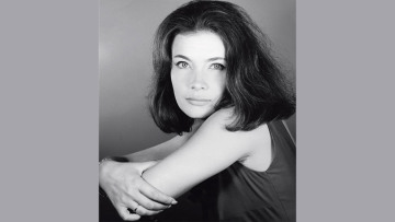  Δείτε την 16χρονη κούκλα εγγονή της Τζένης Καρέζη