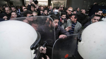 Επεισόδια με αγρότες και ΜΑΤ στο κέντρο της Θεσσαλονίκης 