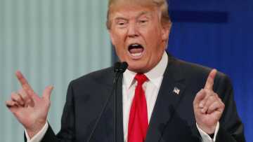 Νέες κυρώσεις των ΗΠΑ κατά του Ιράν: Ο Τραμπ ανεβάζει το «θερμόμετρο»