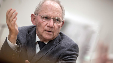 Σόιμπλε: «Κούρεμα» του ελληνικού χρέους μόνο εκτός ευρωζώνης