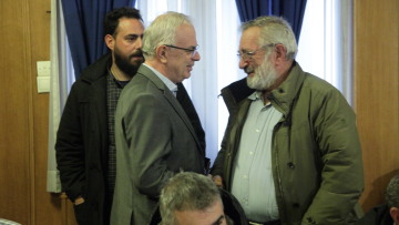 Σε εξέλιξη η κρίσιμη συνάντηση Αποστόλου με αγρότες