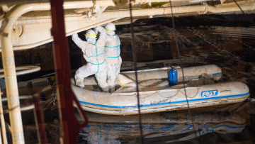 «Μπήκαμε» στο «Παναγία Τήνου»: Έτοιμο για το τελευταίο του ταξίδι 