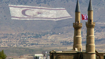 Κύπρος: Ο «πρωθυπουργός» του ψευδοκράτους προκαλεί και επιτίθεται στην Ελλάδα