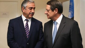 Κυπριακό: Κρίσιμη συνάντηση Αναστασιάδη- Ακιντζί 