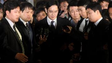 Συνελήφθη ο πρόεδρος της Samsung Group για σκάνδαλο διαφθοράς