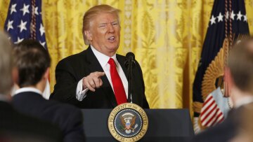 Τραμπ κατά Τύπου: «Δεν λέω ασυναρτησίες και δεν παραληρώ»