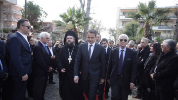 Στην τελευταία του κατοικία ο Ευάγγελος Μπασιάκος - Τον αποχαιρέτησε σύσσωμη η ΝΔ