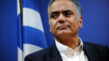 Για «ρουσφετολογικές προσλήψεις» κατηγορούν τον Σκουρλέτη οι δήμαρχοι: «Ακυρώνει το ΑΣΕΠ» 