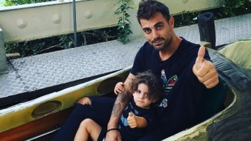   «Λιώσαμε»: Ο γιος του Στέλιου Χανταμπάκη βλέπει Survivor και μιλάει στον μπαμπά του