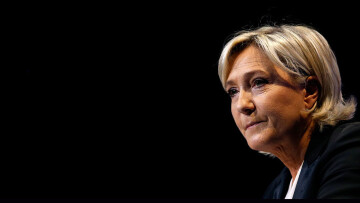 Γαλλία: Η Λεπέν κλήθηκε να καταθέσει για το σκάνδαλο κατάχρησης κοινοτικών κονδυλίων