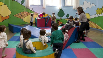 Στα δημόσια νηπιαγωγεία βάζει το υπ. Παιδείας την τουρκική γλώσσα 