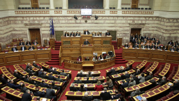 Μειώθηκε έως και κατά 2.000 ευρώ η εισφορά αλληλεγγύης για υπουργούς, βουλευτές, δημάρχους