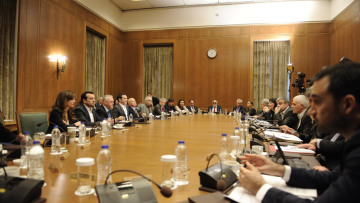 Οι αριθμοί «θάβουν» την οικονομία και τον... ΣΥΡΙΖΑ