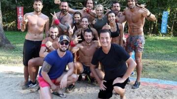 Survivor: Οι πόζες του Τούρκου καναλάρχη με τους παίχτες και τον παρουσιαστή 